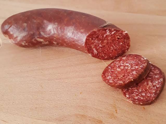 Meşe Odununda Kurutulan Kasap Sucuğu